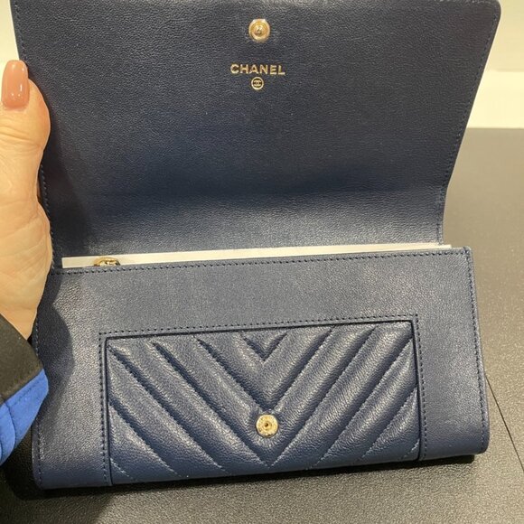 Chanel Sheepskin Chevron Quilted Mademoiselle Flap Wallet Navy (144712) - Picture 7 of 15